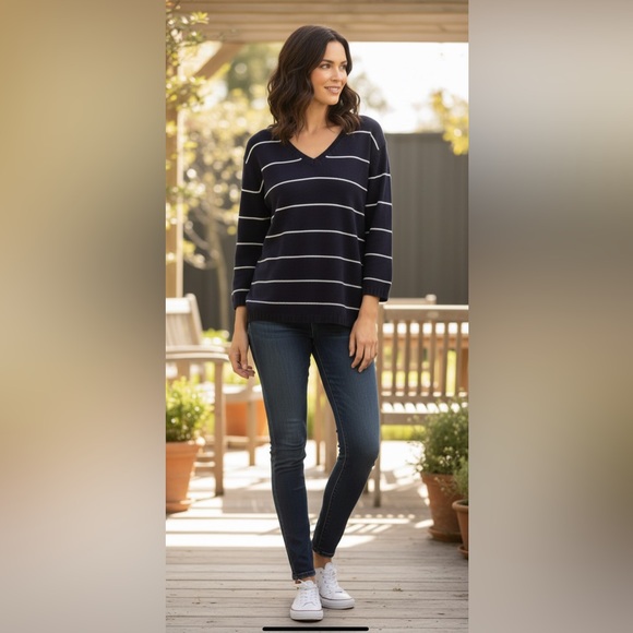 White Stag Sweaters - White Stag Vintage sweater Navy Blue White stripes ribbed cotton V Neck size LG